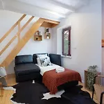Host Wise - Sunny Bright & Pool Appartement *