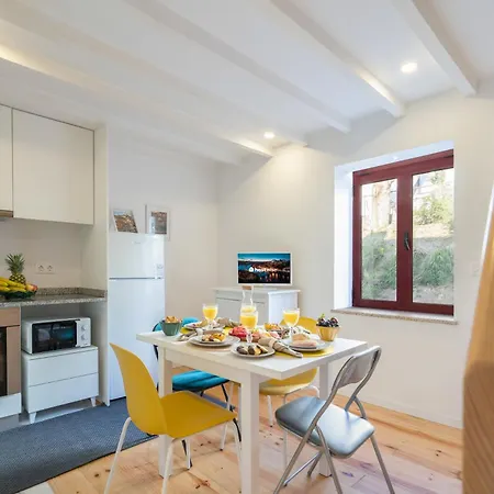 Host Wise - Sunny Bright & Pool