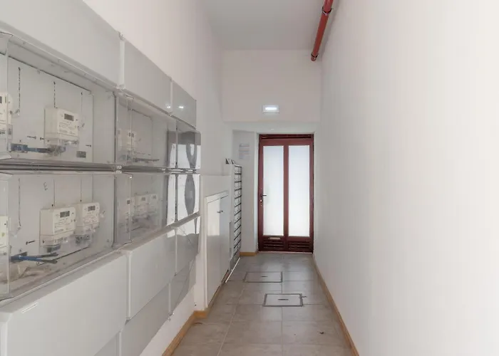 Host Wise - Sunny Bright & Pool * וילה נובה דה גאיה