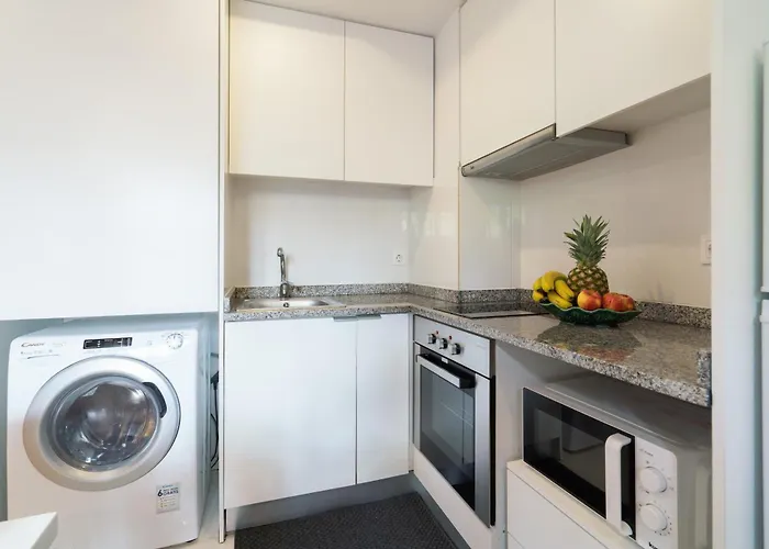 Host Wise - Sunny Bright & Pool *