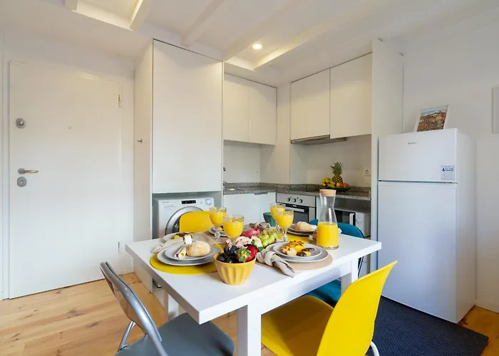 Host Wise - Sunny Bright & Pool *