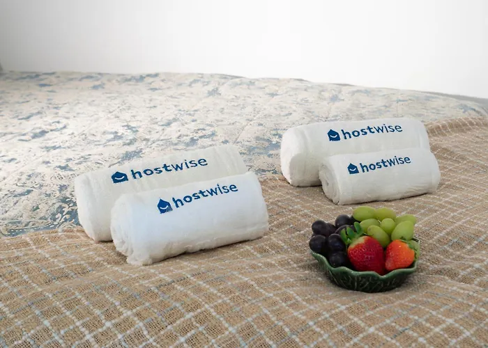 Host Wise - Sunny Bright & Pool * וילה נובה דה גאיה