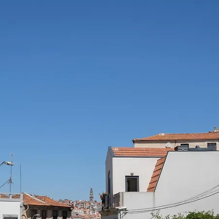 Host Wise - Sunny Bright & Pool Apartament