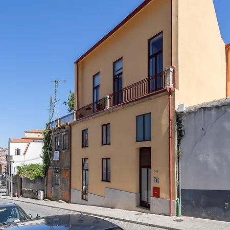 Host Wise - Sunny Bright & Pool Apartament