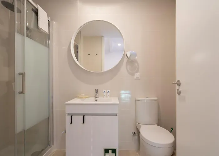 Apartment Host Wise - Sunny Bright & Pool *