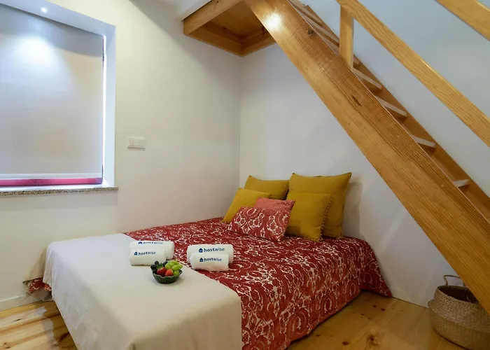 Host Wise - Sunny Bright & Pool Apartment