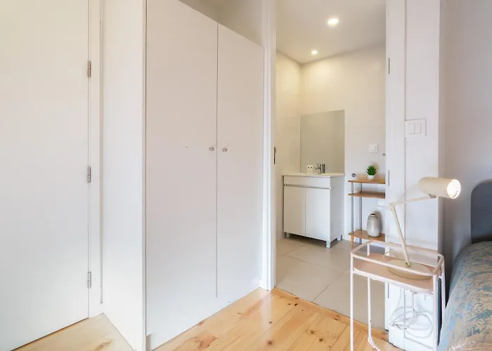 Apartment Host Wise - Sunny Bright & Pool