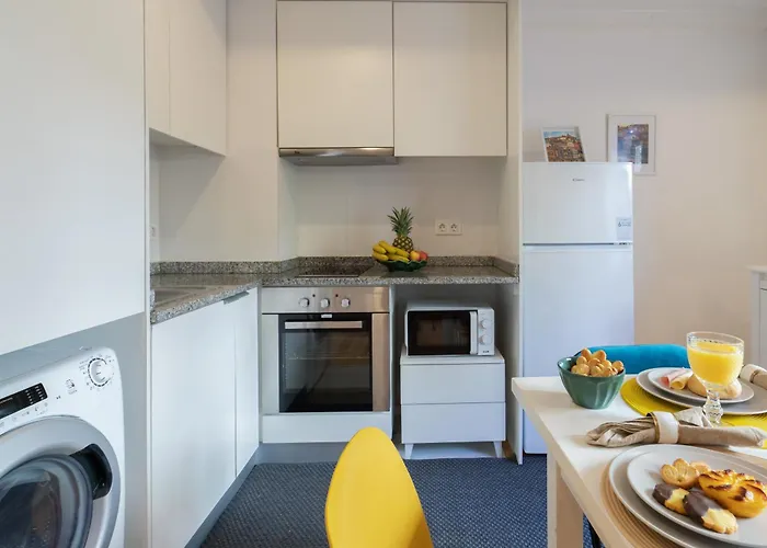 Apartment Host Wise - Sunny Bright & Pool *